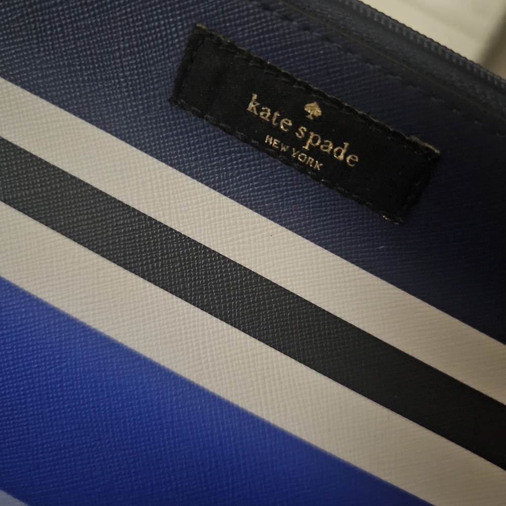 Kate Spade Makeup Bag - Picture 3 of 6